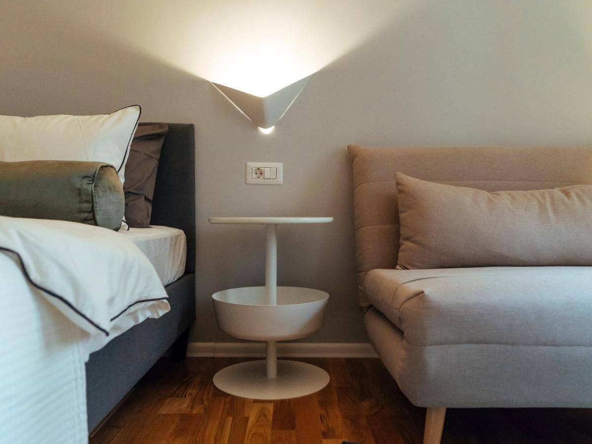 Amazing Location - City Center Studio Bukares Bagian luar foto
